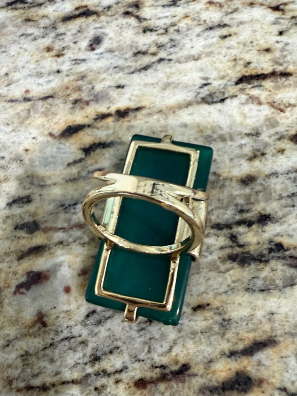 Kendra Scott Green Rectangular Statement Ring with Gold Accents Size 7 - Picture 3 of 5